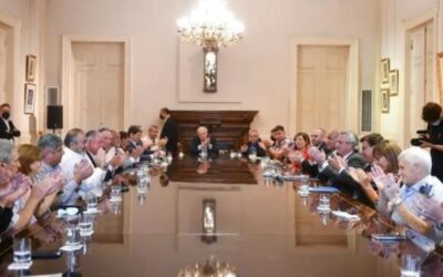 Argentina: El Gobierno prepara la convocatoria a empresarios y sindicalistas en medio de la interna