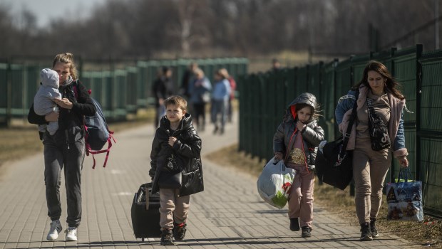 Más de 4 millones de personas, cerca del 10% de la población ucraniana, huyó del país por la guerra