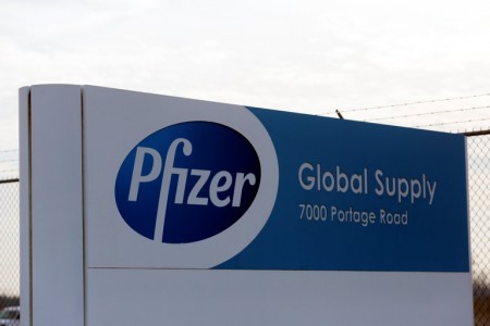 La FDA otorgó la aprobación de emergencia en Estados Unidos a la vacuna contra el COVID-19 de Pfizer y BioNtech
