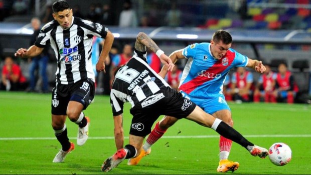 Central Córdoba y Arsenal empataron en un vibrante partido