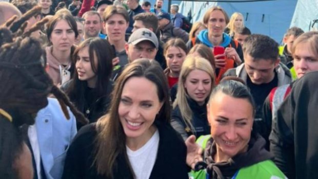Angelina Jolie debió ser evacuada en Ucrania ante una amenaza de bombardeo