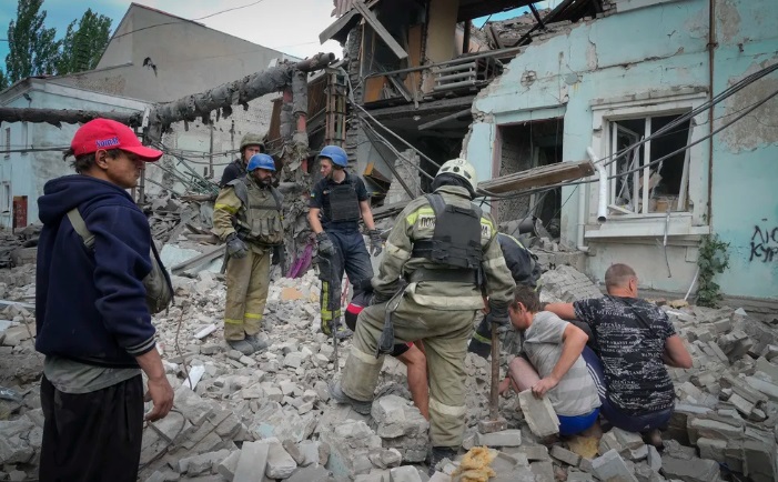 El gobernador de la bombardeada región ucraniana de Luhansk se “prepara para lo peor”