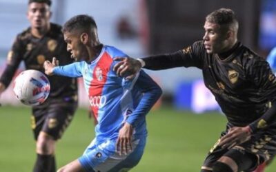 Arsenal igualó con Platense y dejó a Madelón, su DT, en la cuerda floja
