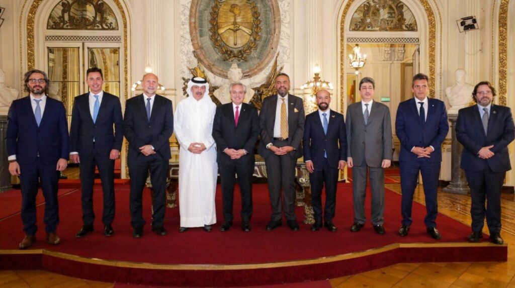 Embajadores árabes invitaron a Alberto Fernández al Golfo Pérsico, pero el Gobierno analiza enviar a Massa