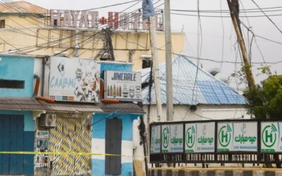 Al menos 14 personas murieron tras un ataque del grupo yihadista Al Shabab en un hotel de la capital de Somalia