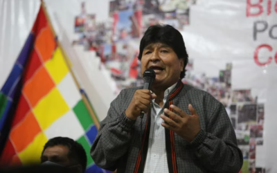 Un vocero de Evo Morales dijo que en Bolivia se “están tocando las puertas del infierno para incendiar el país”