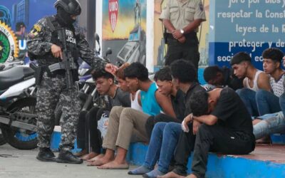 Violencia en Ecuador: qué se sabe hasta ahora sobre los ataques narco y la búsqueda del líder de Los Choneros