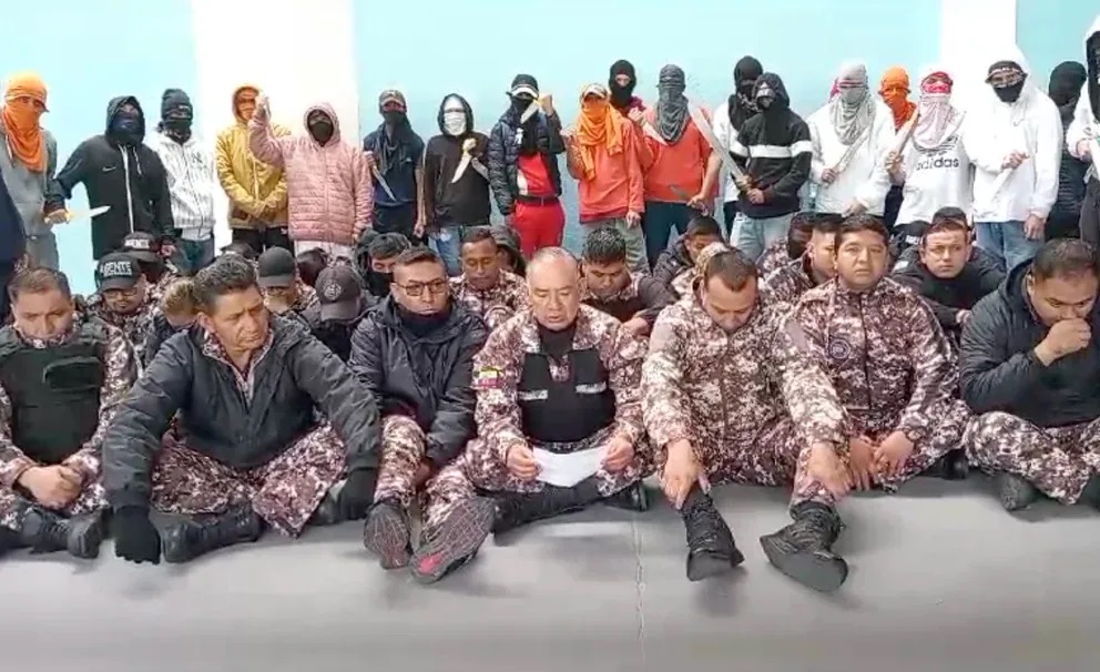 Al menos 139 personas continúan secuestradas en cinco prisiones en Ecuador