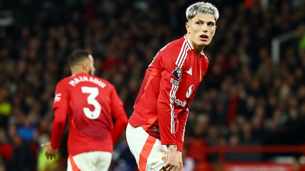 La reacción de Garnacho en las redes ante las críticas a Lisandro Martínez que generó polémica en el Manchester United