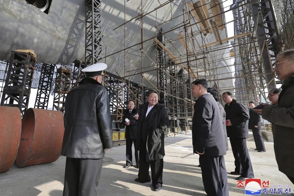 Alerta en EEUU y Corea del Sur: el régimen de Kim Jong-un reveló las primeras imágenes de su submarino de propulsión nuclear