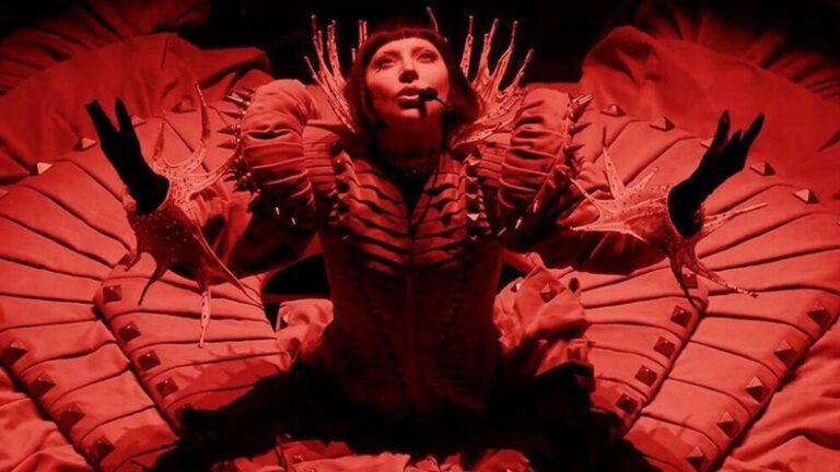 Lady Gaga hizo vibrar a Coachella con un show que fue considerado como uno de los mejores de la historia del festival