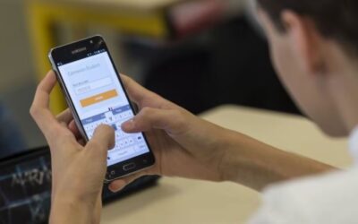Prohíben por ley usar celulares en las escuelas primarias de provincia de Buenos Aires