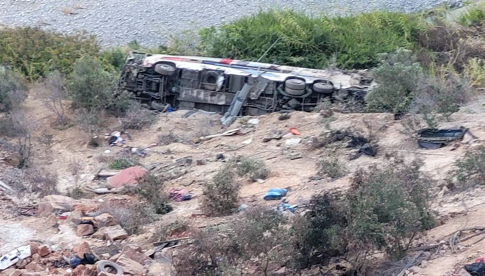 Tragedia en Arequipa: 37 fallecidos y más de 20 heridos dejó choque entre bus y camioneta en Ocoña