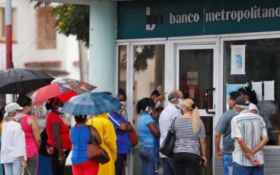 El régimen cubano endurece el control sobre las cuentas en dólares y profundiza la grave crisis que atraviesa la isla