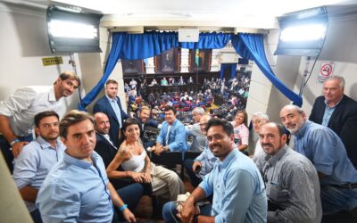 Preocupación entre intendentes por la advertencia del Gobierno de no autorizar la deuda para Kicillof