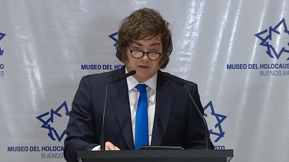 Milei participó del acto en Memoria del Holocausto: “Mientras sea Presidente tendremos tolerancia cero con el antisemitismo”