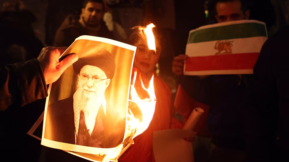 Protestas en Irán: ¿cómo puede evolucionar el estallido social que presiona al régimen de Alí Jamenei?
