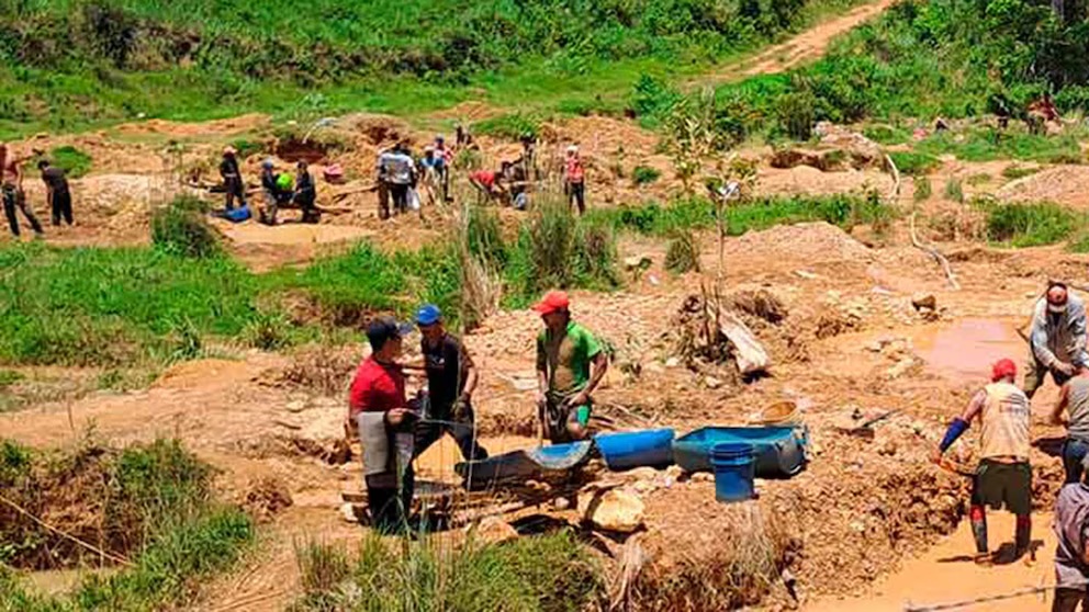 Costa Rica denunció que empresas chinas en Nicaragua reciben oro robado en la frontera