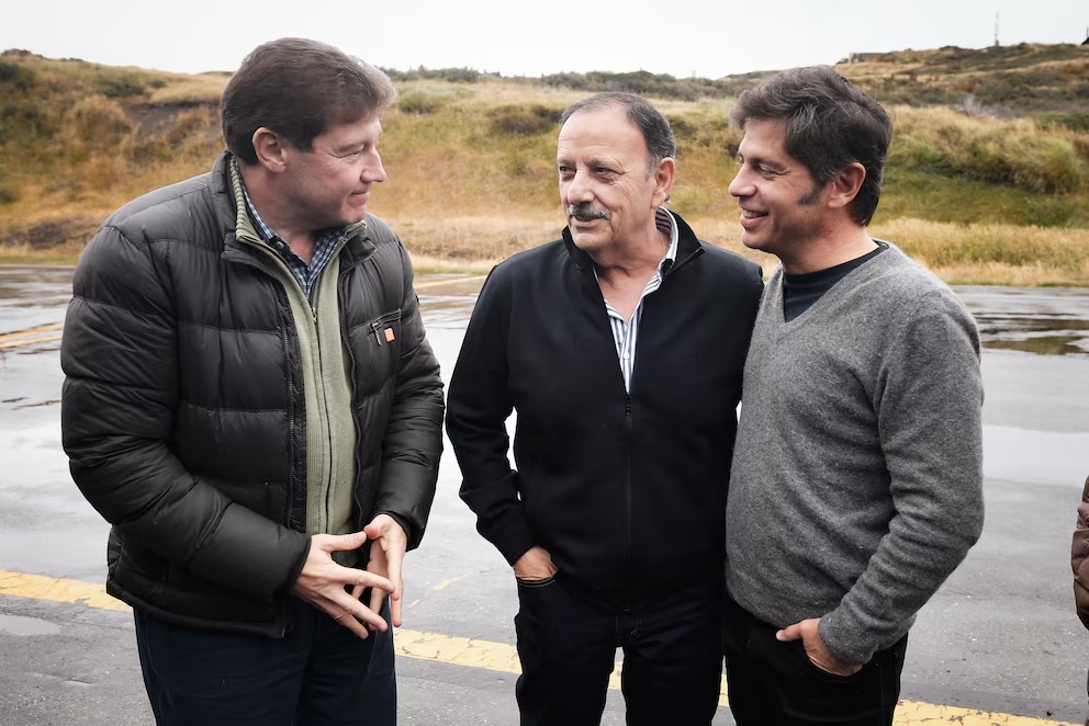 Desde Tierra del Fuego y por la vigilia de Malvinas, el peronismo buscó componer su primera foto del frente anti Milei