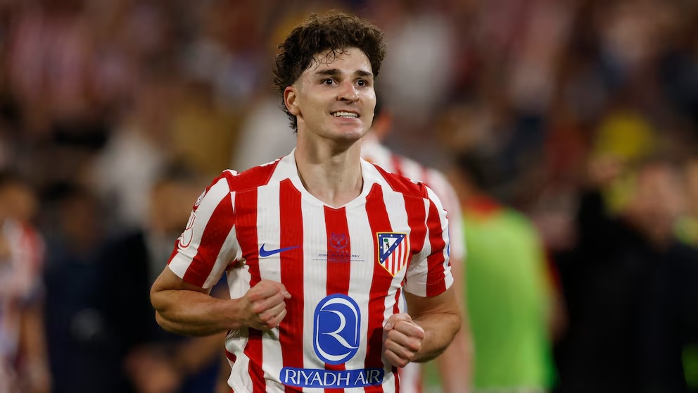 Real Madrid confirmó que realizó una oferta de 150 millones de euros por Julián Álvarez: la respuesta del Atlético