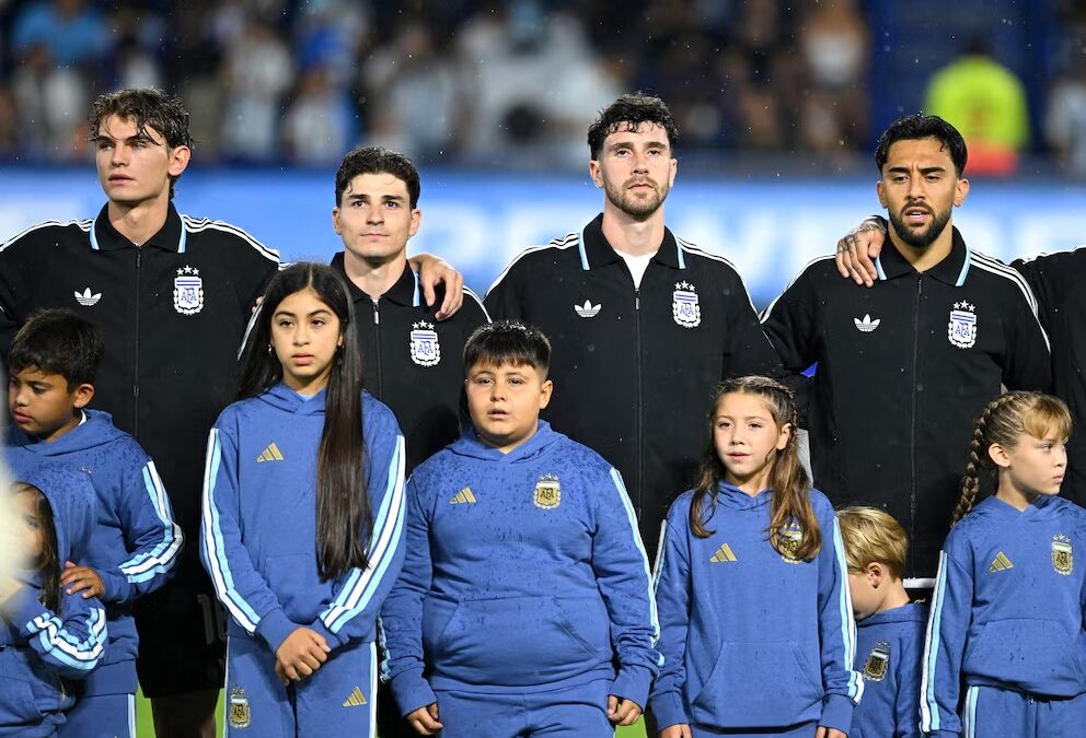 Argentina confirmó a Marcos Senesi como reemplazante de Leonardo Balerdi en la lista para el Mundial