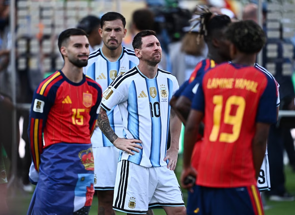 Así reflejaron los medios del mundo la derrota de Argentina en la final del Mundial contra España: “La despedida de Messi”