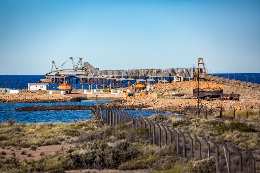 Las exportaciones de petróleo saltaron 144% en julio y el superávit energético acumuló USD 6.853 millones en el año
