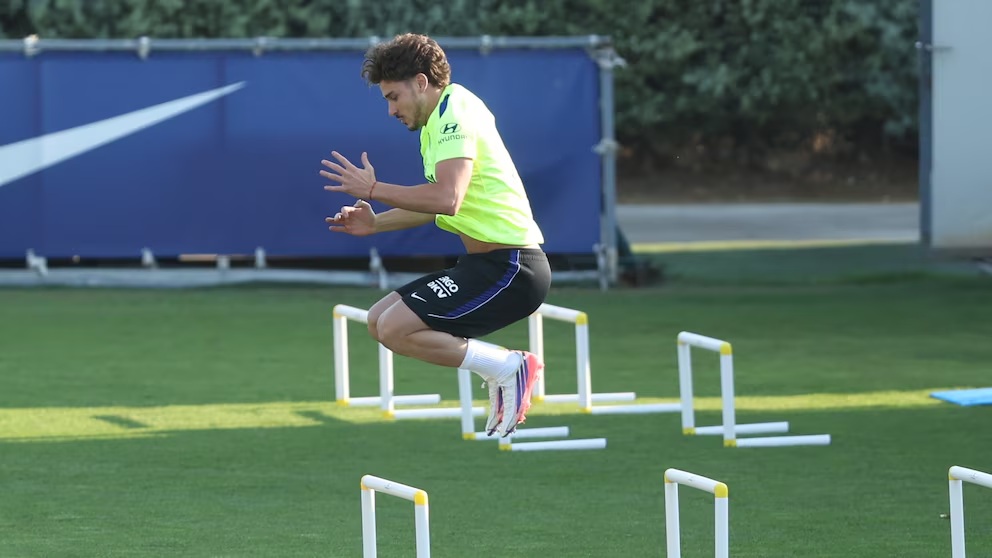 Julián Álvarez se queda en Atlético de Madrid: rechazó volver a Inglaterra y Barcelona deberá esperar
