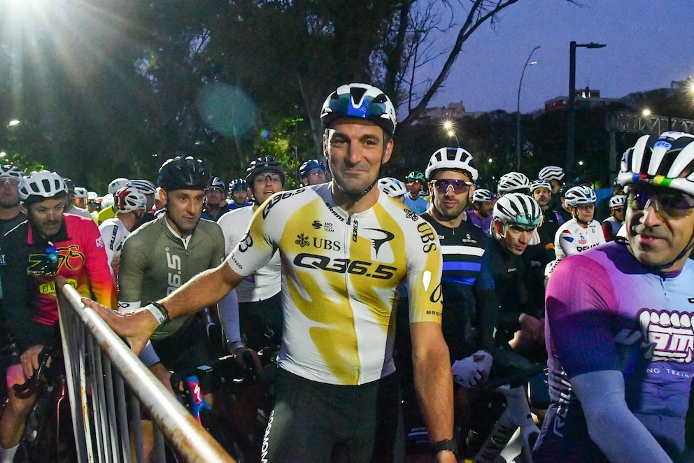 Lionel Scaloni cambió el fútbol por la bicicleta y completó el Gran Fondo Buenos Aires en poco más de tres horas