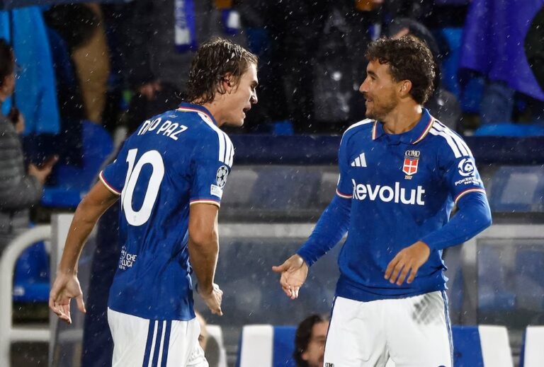 Nico Paz brilló con dos goles y una asistencia en la histórica goleada del Como ante Manchester United por Champions League